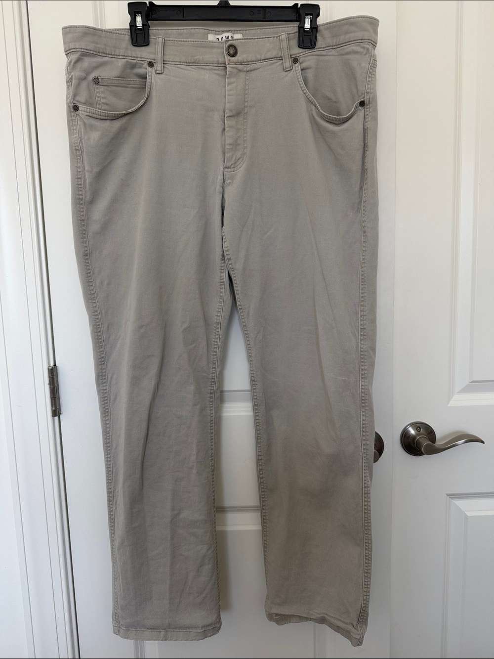 Men's Relaxed Chinos in Light Gray